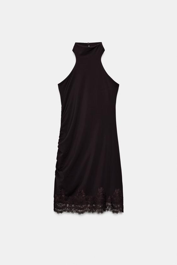 Robe dos-nu en dentelle