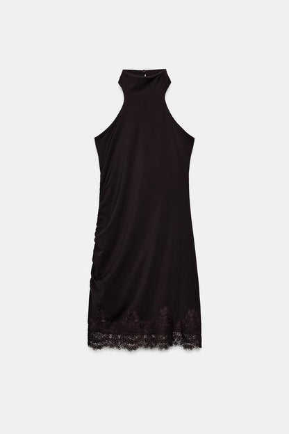 Robe dos-nu en dentelle