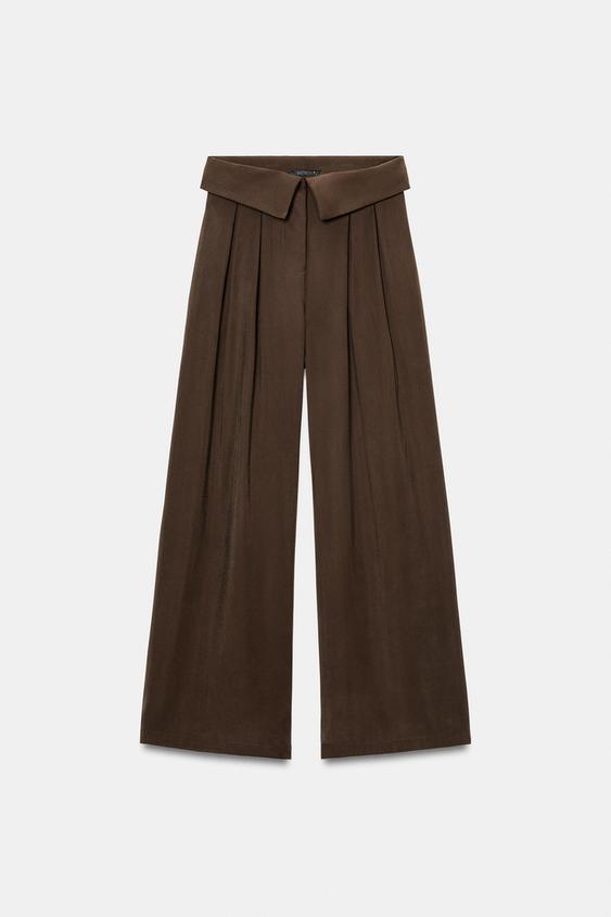 Pantalon à pinces et taille rabattue
