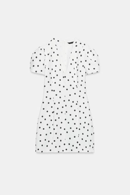 Robe courte à manches bouffantes