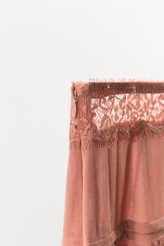 Jupe en georgette à dentelle