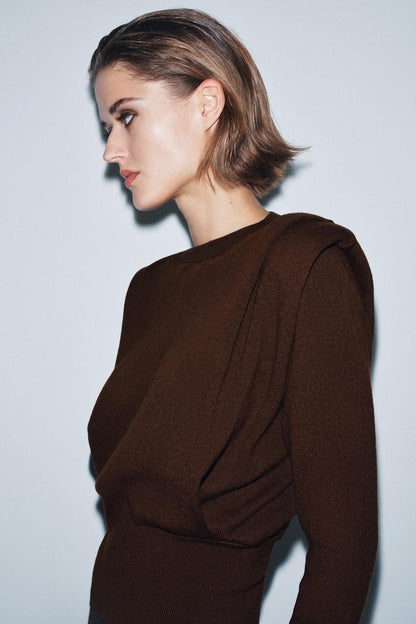 Pull en maille à épaulettes