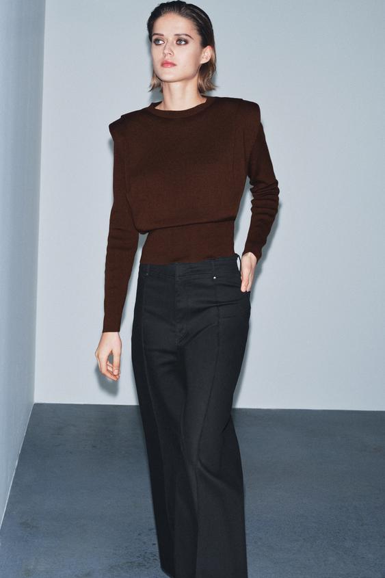 Pull en maille à épaulettes