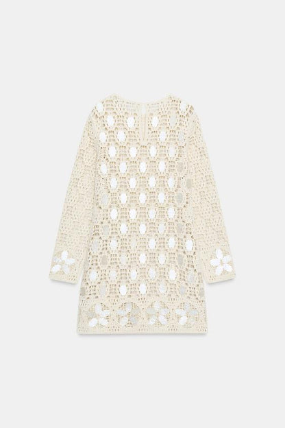 Robe en maille ajourée à perles