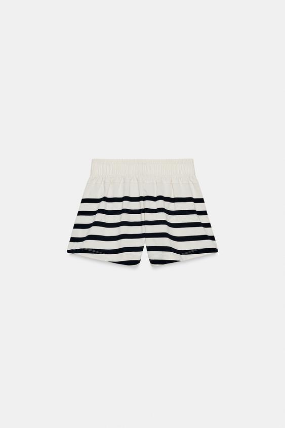 Short à rayures