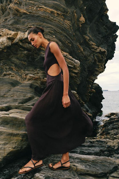 Robe contrastée en maille à découpes