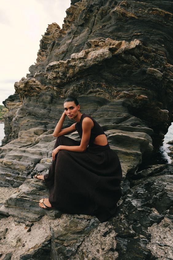 Robe contrastée en maille à découpes
