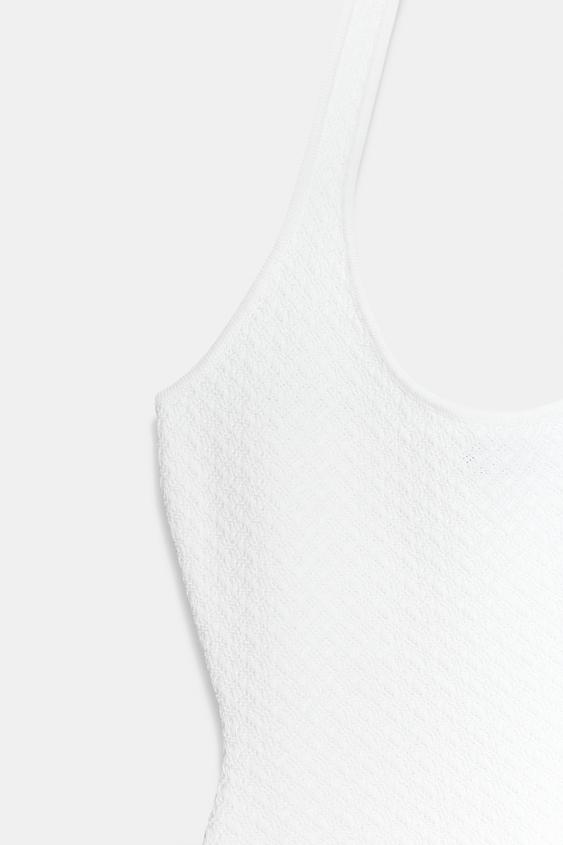 Robe dos-nu en maille contrastée