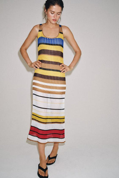 Robe longue en maille rayée