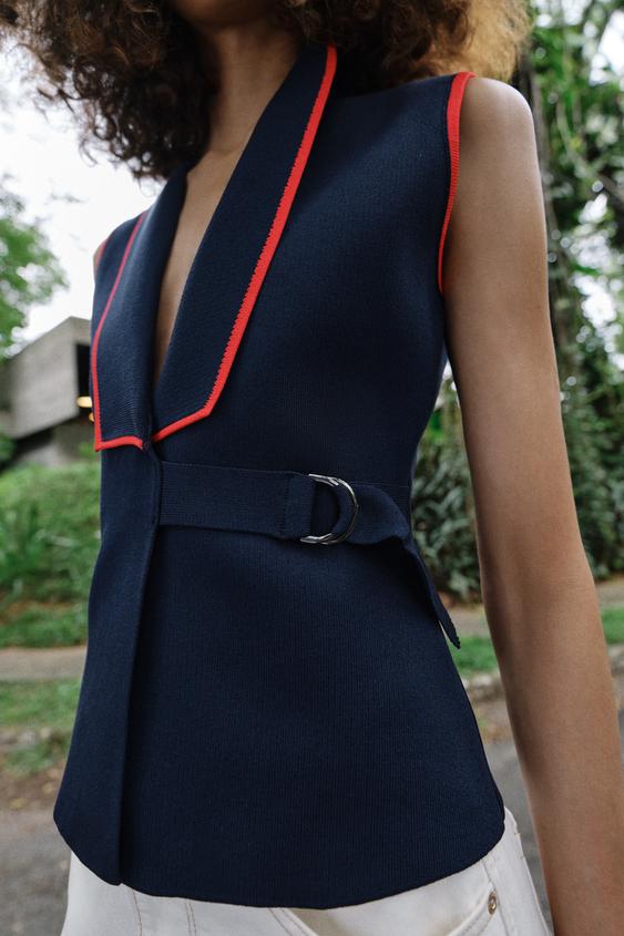 Gilet croisé à boucles