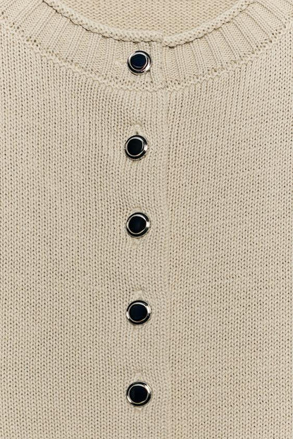 Veste en maille à boutons métalliques