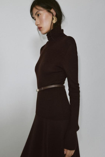 Pull 100 % laine à col montant avec ceinture