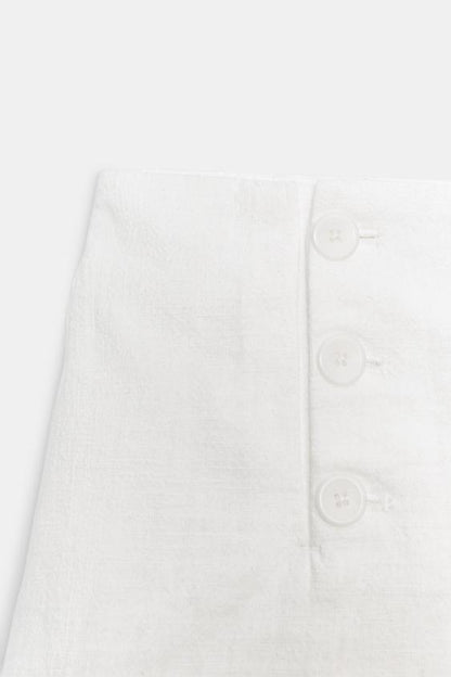 Short en ramie à boutons
