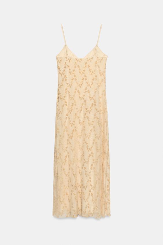 Robe nuisette en tissu dévoré