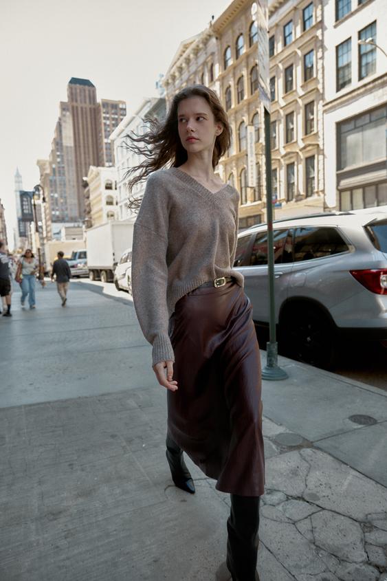 Jupe midi effet cuir avec ceinture