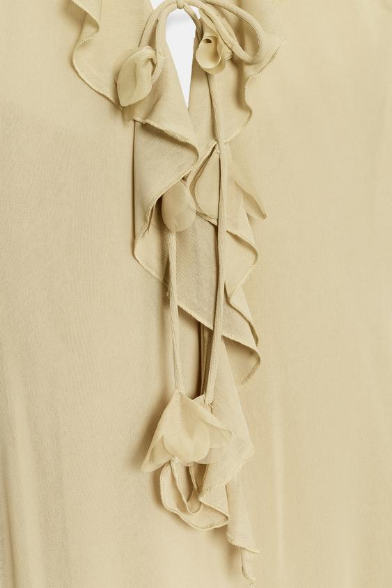 Robe dos-nu à volants