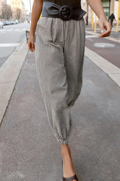 Combinaison contrastée à carreaux vichy avec ceinture