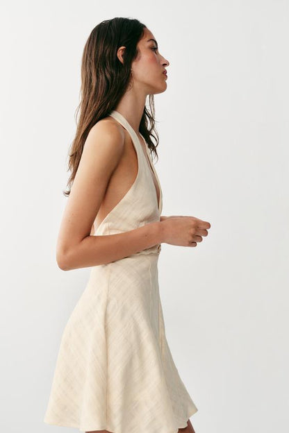 Robe courte texturée dos-nu