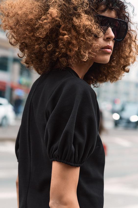 Top à manches bouffantes