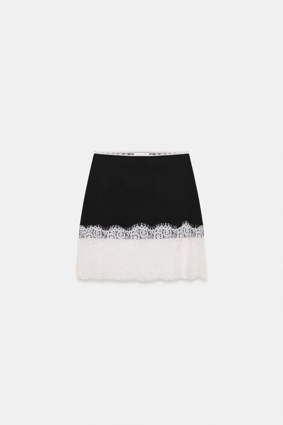Jupe mini contrastée en dentelle