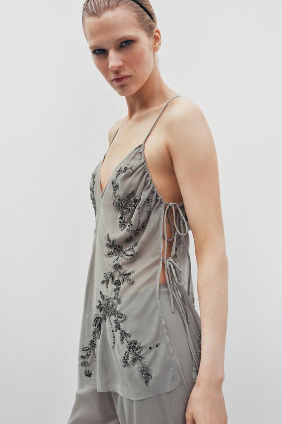 Top brodé à sequins