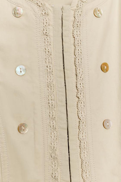 Veste à boutons contrastée en dentelle