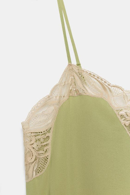Robe satinée en dentelle ZW Collection