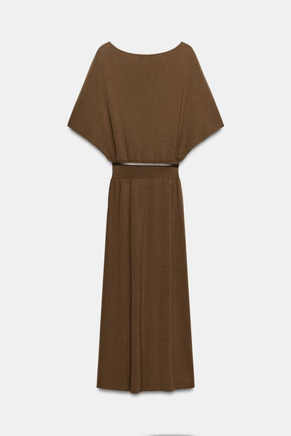 Robe midi en maille avec ceinture