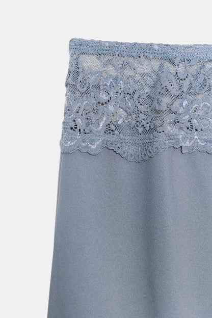 Jupe contrastée en dentelle