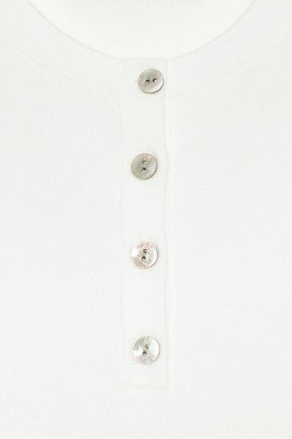Top en maille à boutons