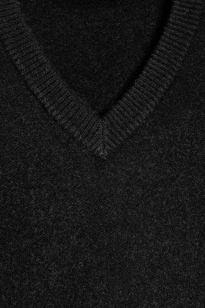 Pull uni en maille à col V