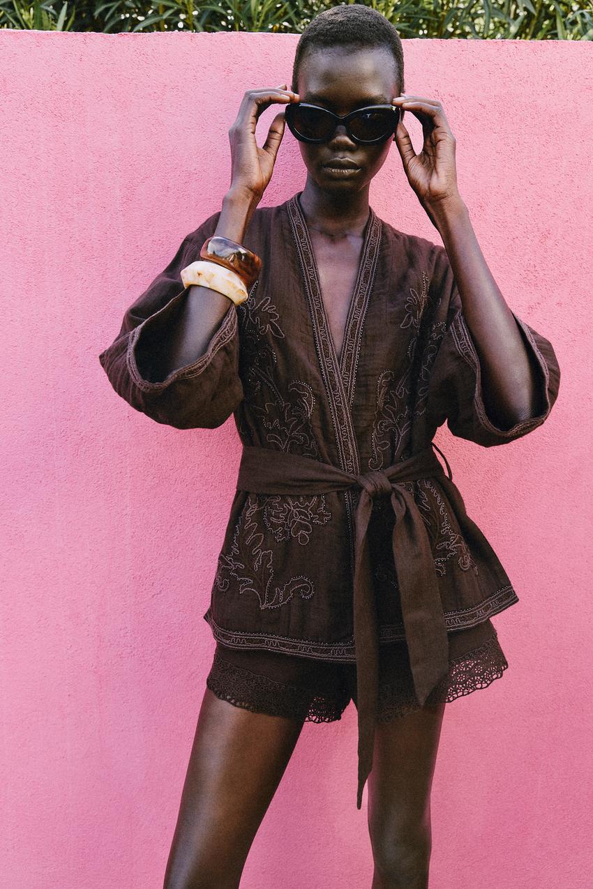 Veste kimono brodée avec ceinture