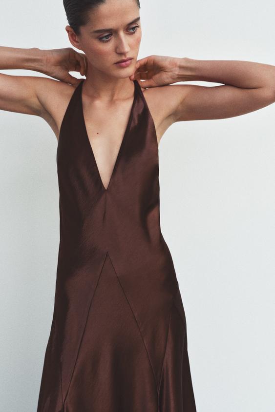 Robe longue satinée à volume