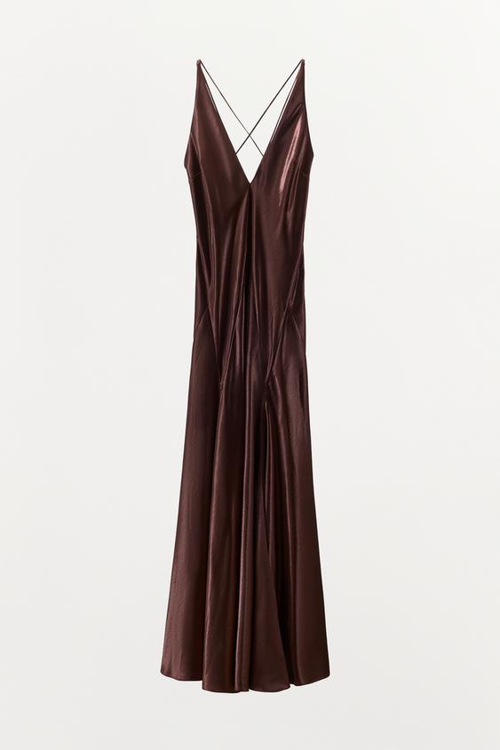 Robe longue satinée à volume