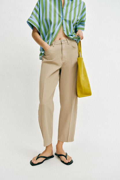 Pantalon coupe barrel à rayure et pli marqué