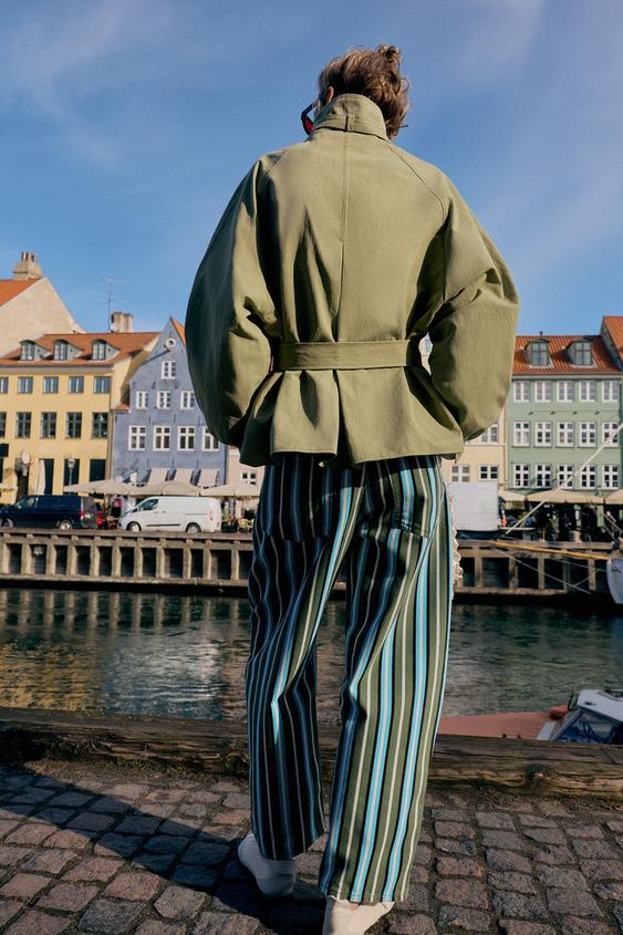 Blouson à col montant avec ceinture
