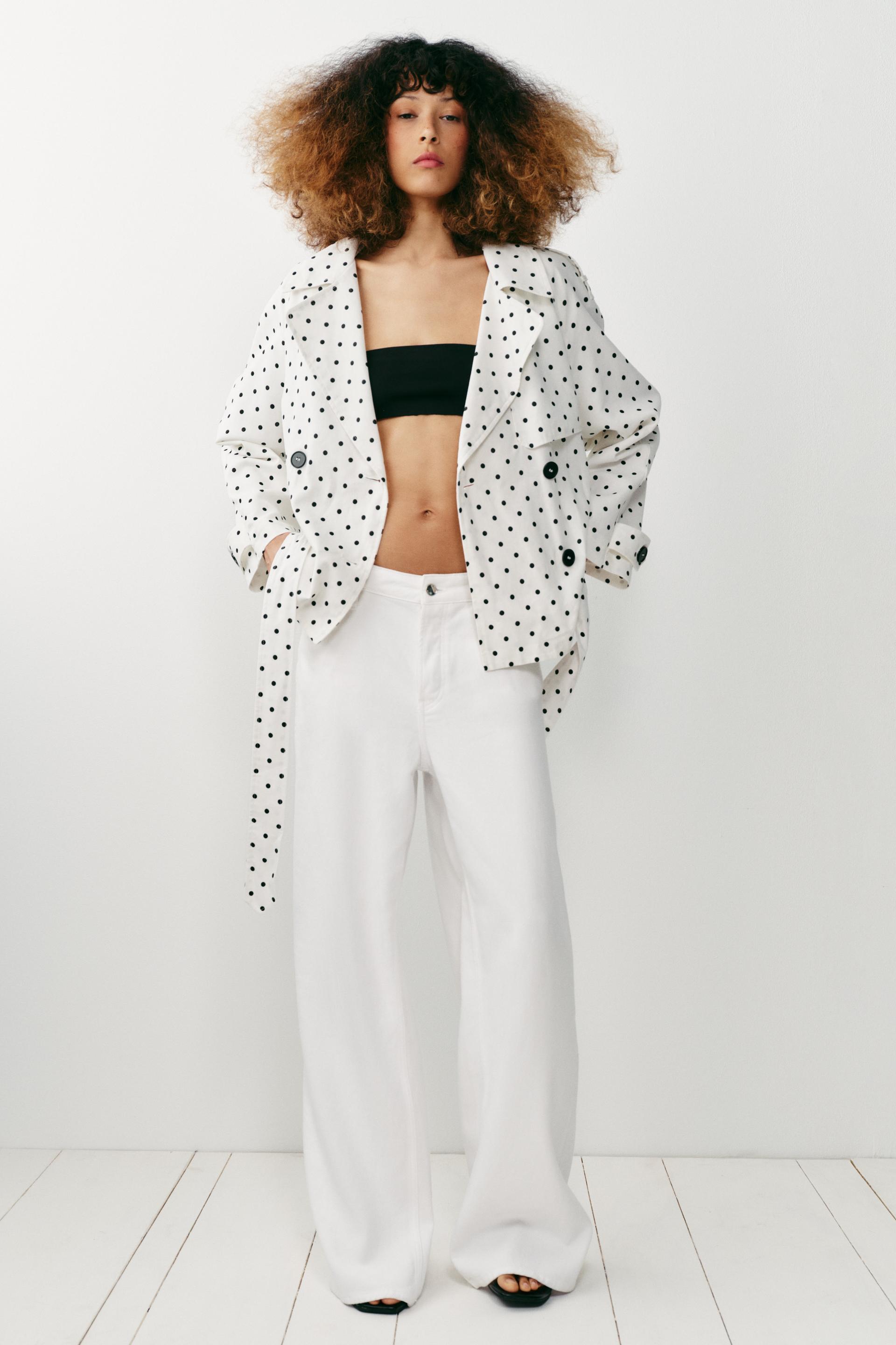 Blouson trench à pois avec ceinture