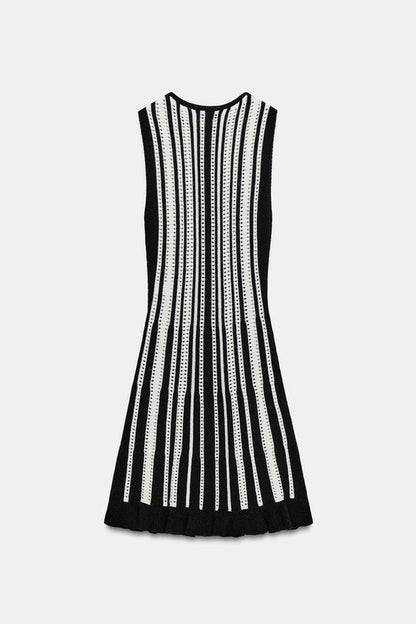 Robe courte en maille rayée
