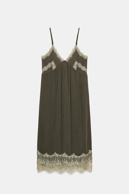 Robe nuisette en dentelle