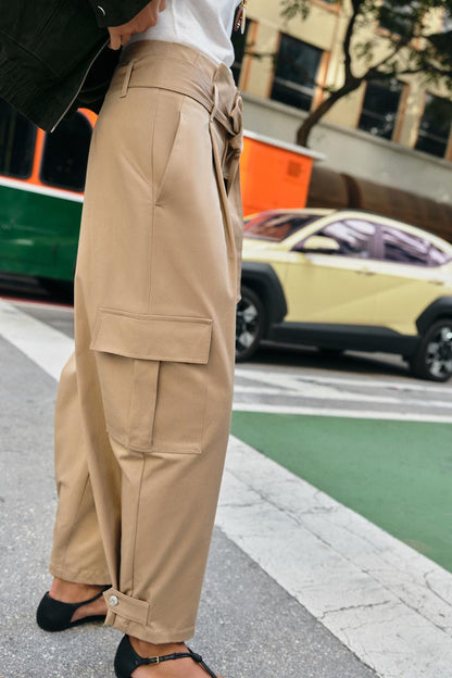 Pantalon paperbag à poches cargo