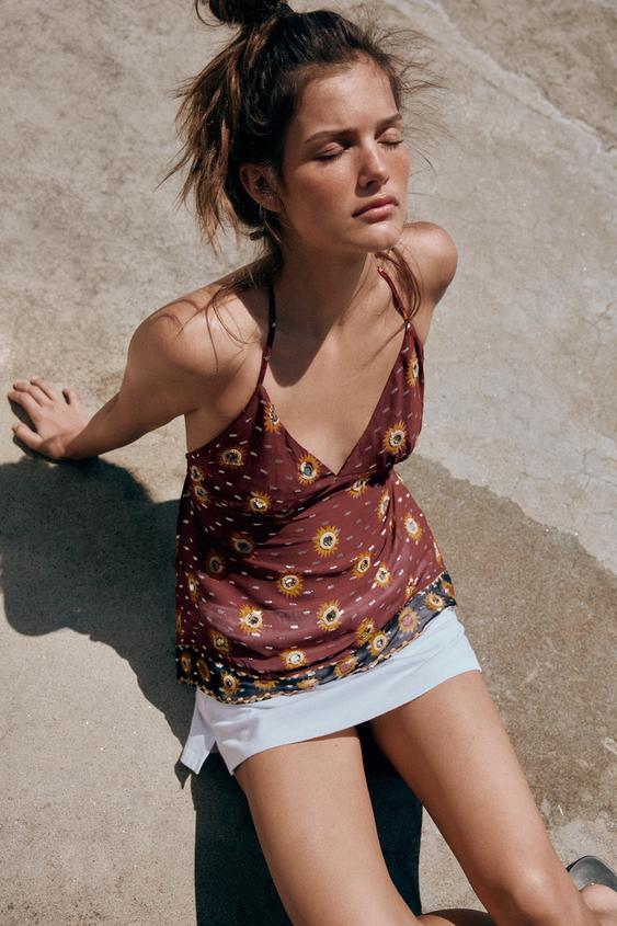 Top dos-nu en georgette imprimée à perles