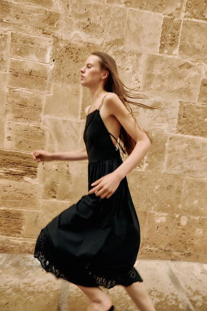 Robe midi brodée ajourée