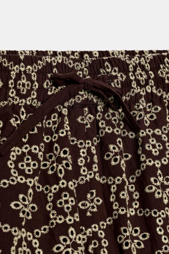 Bermuda à broderies ajourées