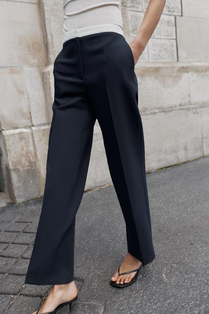 Pantalon droit à taille contrastée