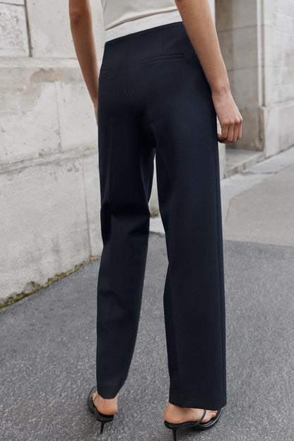 Pantalon droit à taille contrastée