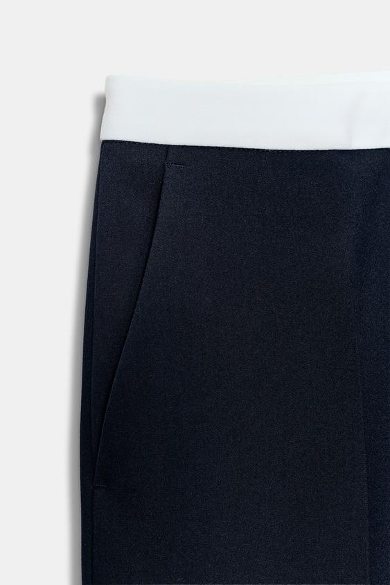 Pantalon droit à taille contrastée