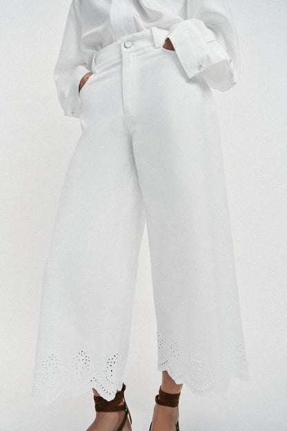 Pantalon-culotte à broderies ajourées