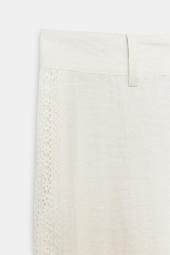 Pantalon à empiècements latéraux