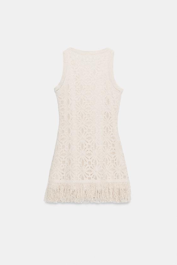Robe courte au crochet à franges