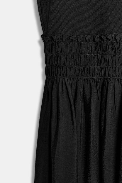 Robe contrastée à bretelles